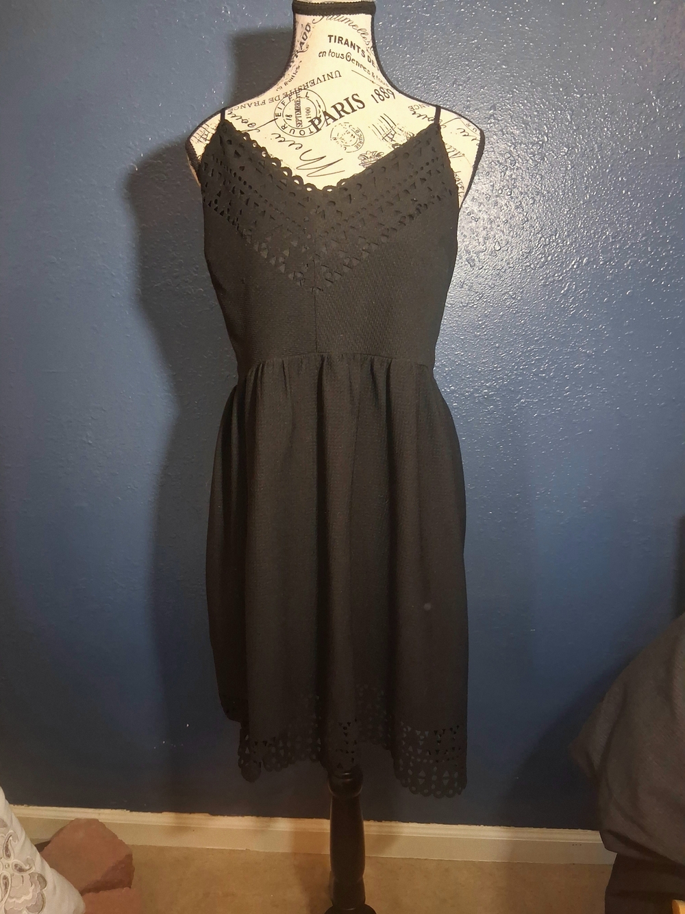Three Pink Hearts Juniors Black Eyelet  Lace-Trim Spaghetti Strap Mini Dress Xl